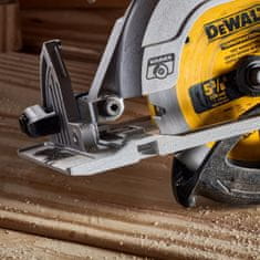 DeWalt Kotoučová pila 12V 140mm 2x5Ah DCS512P2