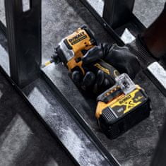 DeWalt Rázový utahovák 206Nm 2x2Ah DCF850D2T