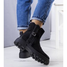Černé zateplené boty velikost 40