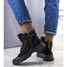Černé zateplené boty z eko-semiše od Pirangi velikost 39