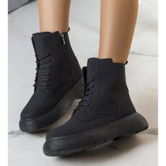 Černé zateplené boty velikost 41