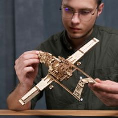 UGEARS 3d dřevěné mechanické puzzle bojový dron bayraktar