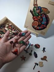 Woodly Dřevěné puzzle – Adventurous Chameleon, M