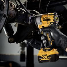 DeWalt Rázový utahovák 12V 340Nm 3/8' 2x5Ah DCF903P2