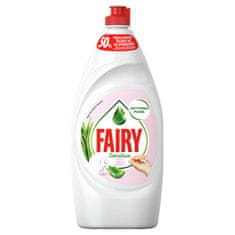 Fairy Sensitive prostředek na mytí nádobí s aloe a jasmínem 900 ml