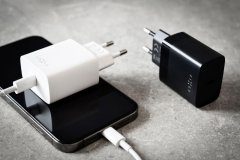 FIXED Síťová nabíječka FIXED s USB-C výstupem a podporou PD, 20W, černá