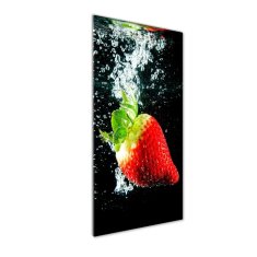 Wallmuralia Vertikální Fotoobraz na skle Jahoda pod vodou 50x125 cm 2 úchytky