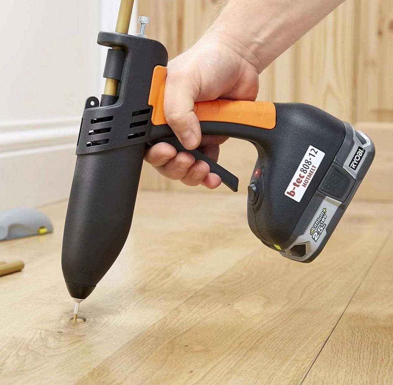 B-Tec 808 Knottec Professional Wood Repair Battery Powered Glue Gun On –  Knottec Wood Repair Glue