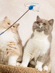 Japan Premium Udička pro kočky v podobě brouka s přírodním peřím a se stimulací tří instinktů lovce